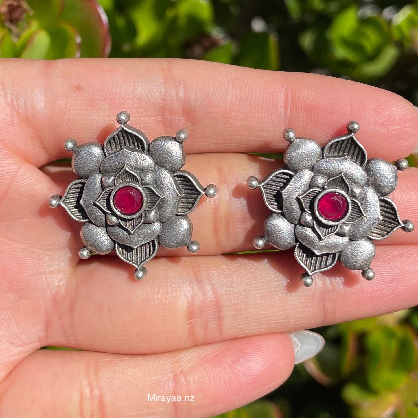 Sindhu Studs