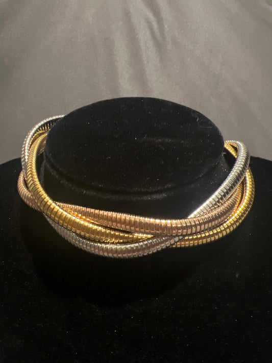 Dual tone choker